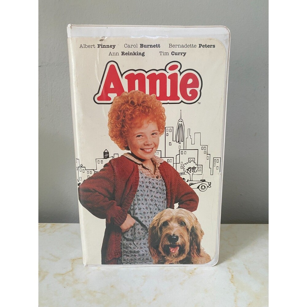 Annie VHS Video Tape Tim Curry Albert Finney COLUMBIA TRISTAR HOME ENTERTAINMENT